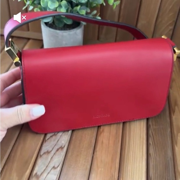 Mondani New York Red Baguette Shoulder Bag, Minimal Y2K Structured Gold Hardware - Picture 10 of 10